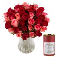 Image of Candle and rose gift set flowers